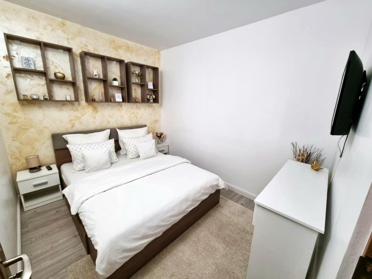Ra Apartment - Ared Oradea Extérieur photo